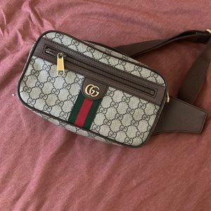 Gucci Fanny pack retails for 1300 barely used